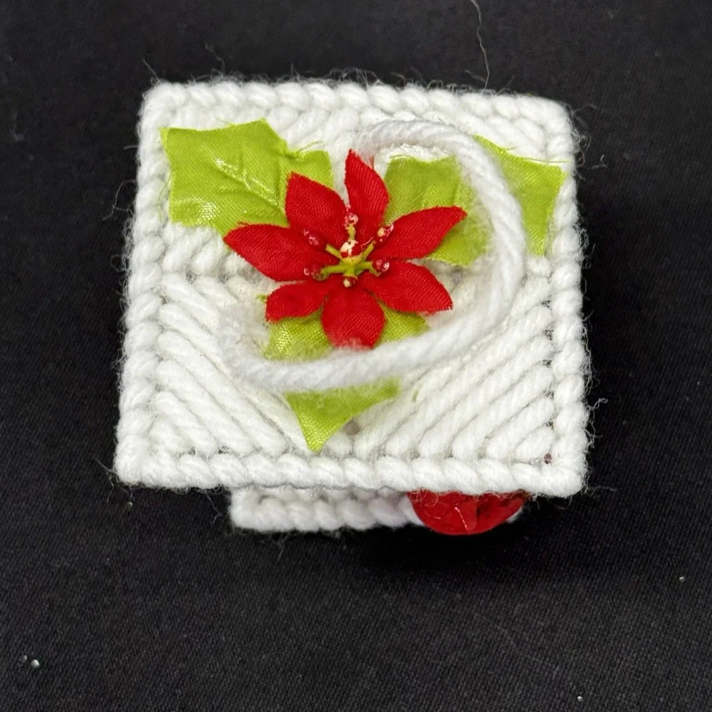 VTG BIRD FEEDER CHRISTMAS ORNAMENT - Handmade 1.75
